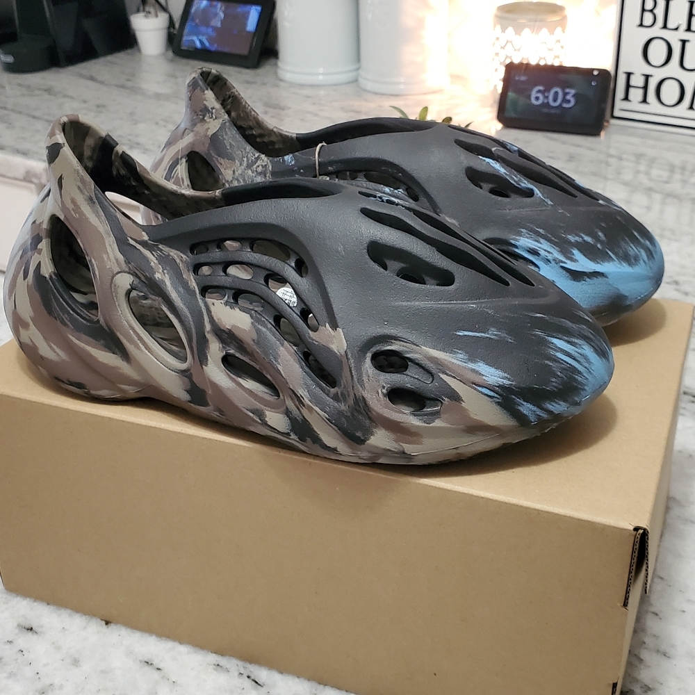 Yeezy Foam Runner MX Cinder